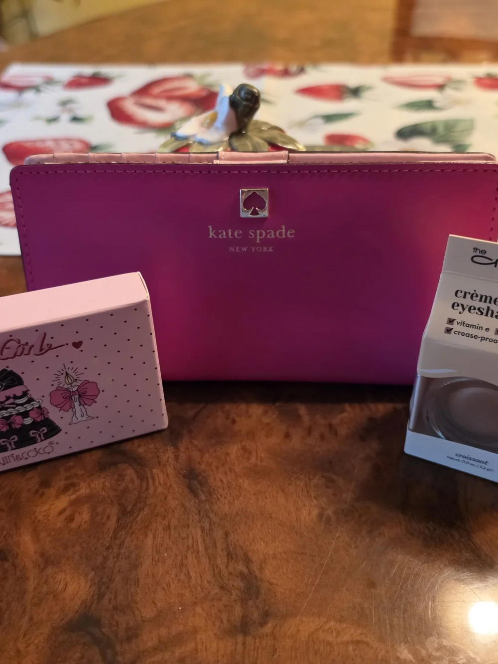 💗 NWOT Kate Spade Wallet + Beauty Bundle ✨